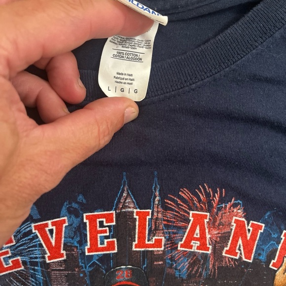 2016  Large Golden Cleveland Indians Guardians Believemen navy blue t shirt WS - Picture 4 of 5